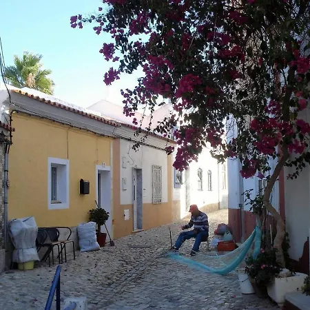 Dom wakacyjny Waterfront Large Terrace Hot Tub & 200M To Beach Ferragudo (Faro)