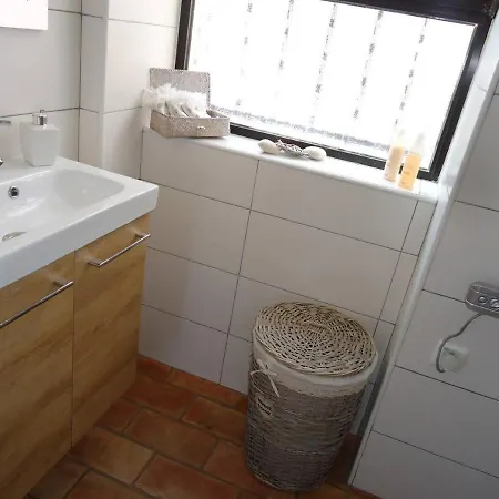 Waterfront Large Terrace Hot Tub & 200M To Beach