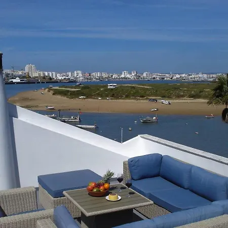 Waterfront Large Terrace Hot Tub & 200M To Beach Vakantiehuis *